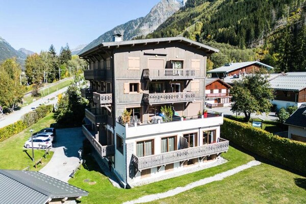 Appartement met Mont-Blanc uitzicht op 450m van het centrum van Chamonix - thumbnail 1