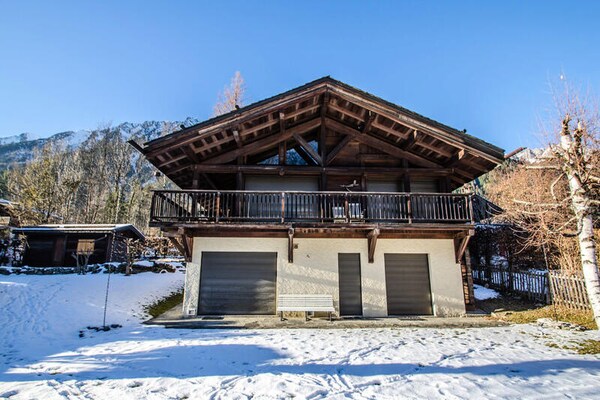 Authentiek chalet in Chamonix met Mont-Blanc uitzicht, 300m van centrum - thumbnail 1