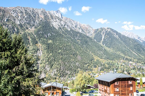 Ruim chalet voor 6 met sauna en tuin vlakbij centrum Chamonix - thumbnail 5