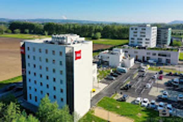 Ruim 3-slaapkamerappartement in centrum Grenoble, vlakbij station - thumbnail 1
