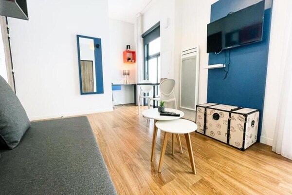 Compacte studio met kitchenette in levendig Championnet, Grenoble - thumbnail 5