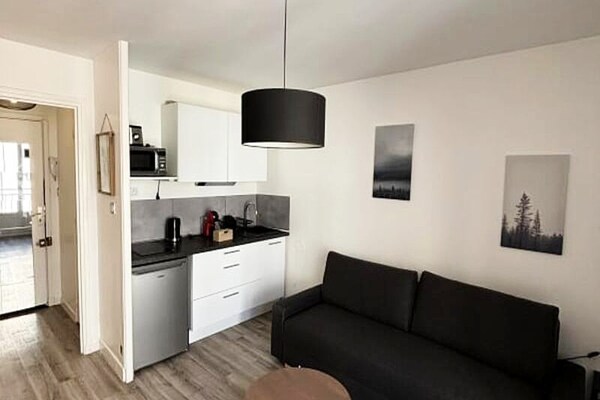 Zonnig studio-appartement in het bruisende hart van Grenoble - thumbnail 1
