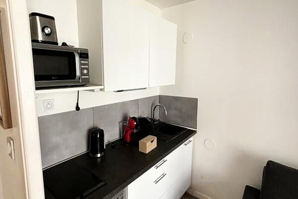 Zonnig studio-appartement in het bruisende hart van Grenoble - thumbnail 4