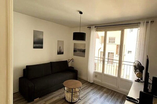 Zonnig studio-appartement in het bruisende hart van Grenoble - thumbnail 2