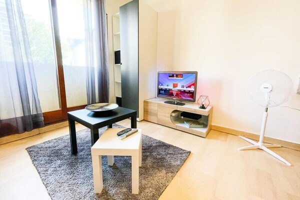 Knusse studio met balkon in Grenoble, vlakbij tram en gratis parkeren - thumbnail 5