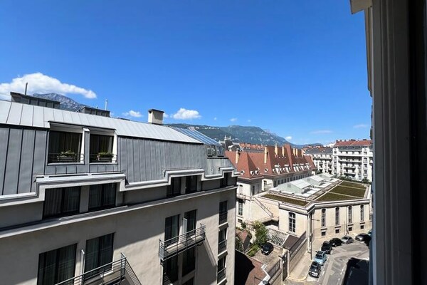 Ruim en koel familie-appartement met 3 slaapkamers in het hart van Grenoble - thumbnail 6