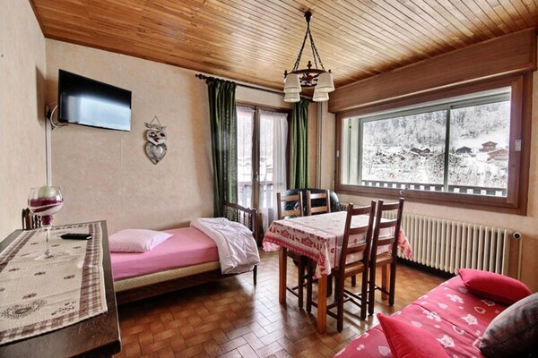 Rustiek appartement voor 6 in Morzine, vlakbij de Pleney lift - thumbnail 2