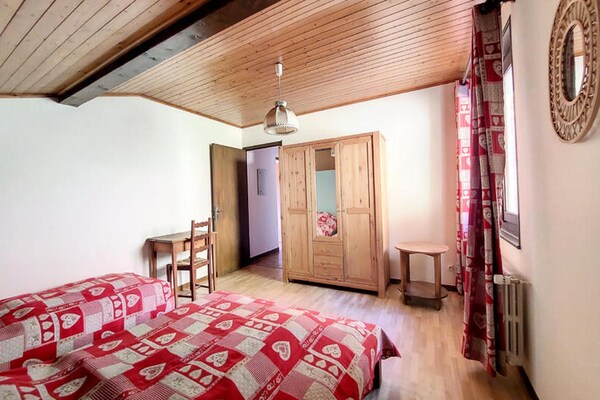 Ruim 9-persoons appartement met balkon en uitzicht op Morzine - thumbnail 4