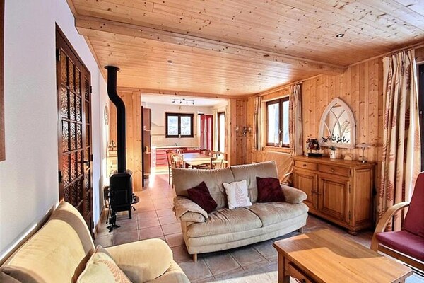 Ruim chalet voor 8 personen met grote tuin, op 5 minuten van de pistes - thumbnail 1