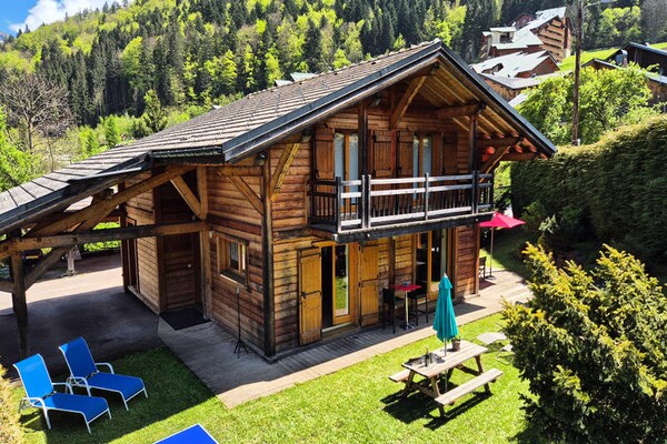 Ruim chalet voor 8 personen aan de voet van de pistes in Saint Jean d'Aulps - thumbnail 1