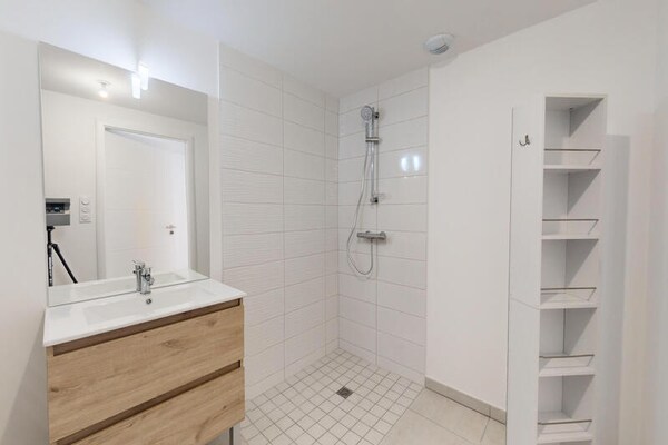 Licht appartement voor 6 personen nabij strand en centrum van Saint Gilles Croix de Vie - thumbnail 4