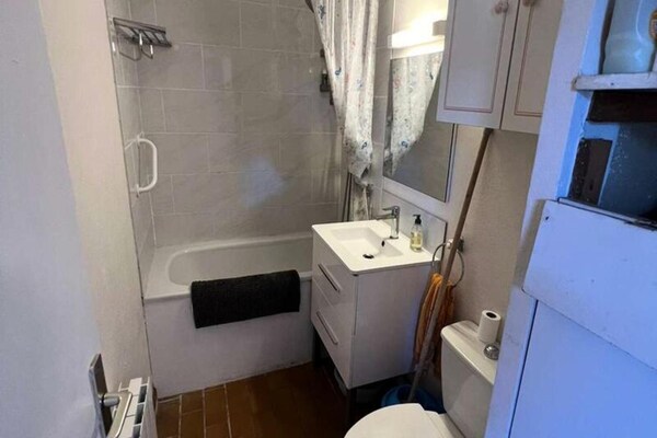 Appartement op 100m van zee met zwembad in Six Fours - thumbnail 4