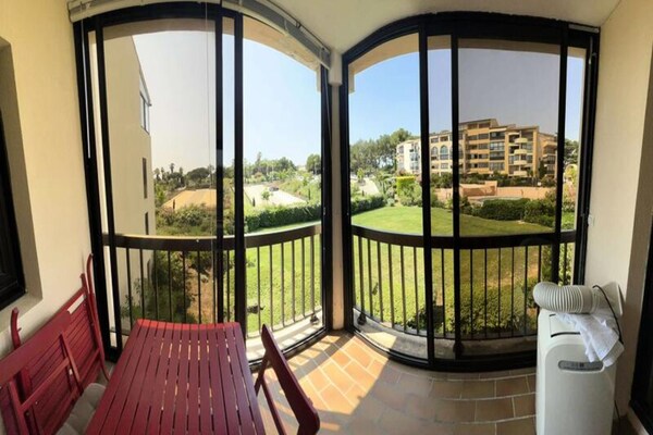 Appartement op 100m van zee met zwembad in Six Fours - thumbnail 5