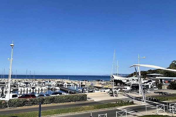 Appartement aan zee in Six Fours met balkon, op 50m van strand en haven - thumbnail 3