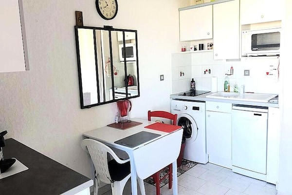 Appartement aan zee in Six Fours met balkon, op 50m van strand en haven - thumbnail 4