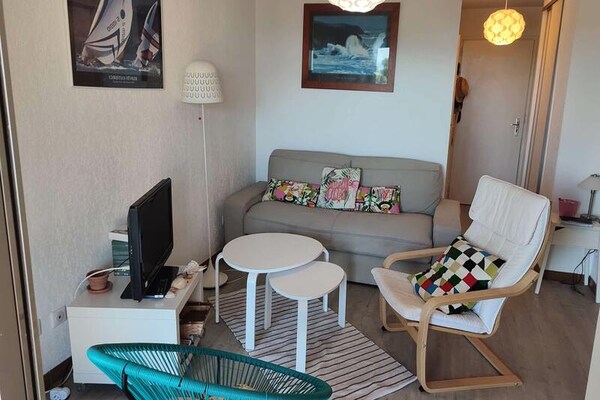 Zeezicht appartement met zwembad op 500m van het strand in Six-Fours - thumbnail 3