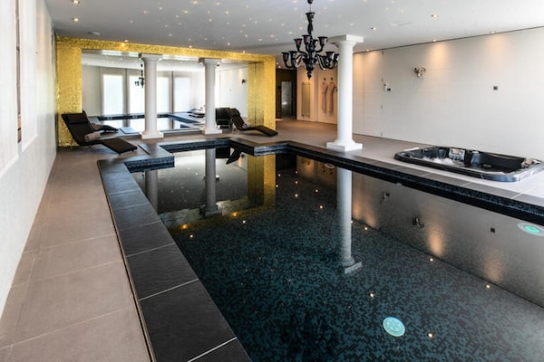 Chalet Licorne Des Neiges: Luxe & Wellness in Courchevel Moriond - thumbnail 1