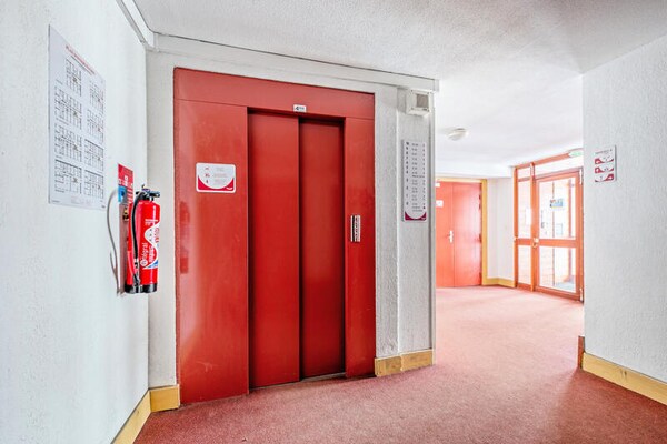 Ruim appartement 8p met balkon en bergzicht in La Mongie - thumbnail 2