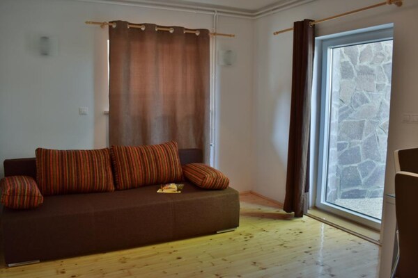 Rustiek appartement in Brežice met rivierzicht en paardrijmogelijkheden - thumbnail 1