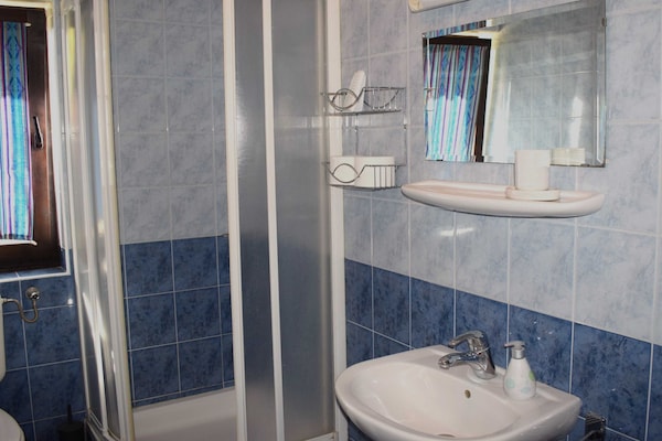 Zevnik Quiet Retreat: Triple Kamer met Privébad en Uitzicht bij Brežice - thumbnail 4