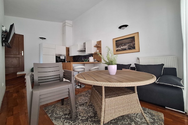 5-persoons appartement aan zee in Povljana met zeezicht - thumbnail 2