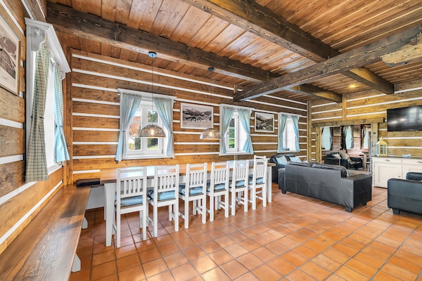 Ruime villa in Horní Maršov voor 20 personen - thumbnail 2