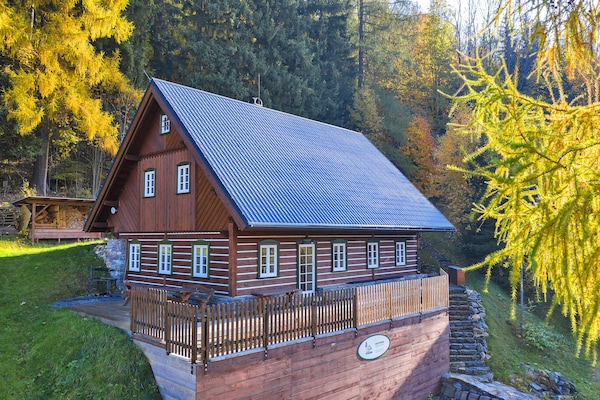 Ruime villa in Horní Maršov voor 20 personen - thumbnail 6