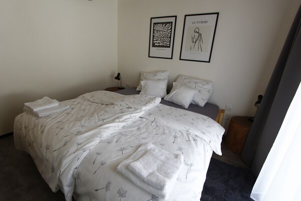 Modern vakantiehuis in boomgaard bij meer, 6 personen - thumbnail 5