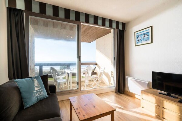 Studio met zeezicht en loggia op 50 meter van Grande Plage in Carnac - thumbnail 2