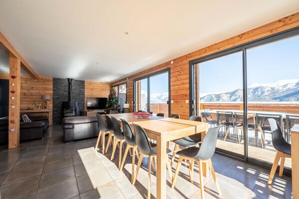 Ruim chalet voor 16 personen met jacuzzi, vlakbij de gondel in Pra Loup - thumbnail 2