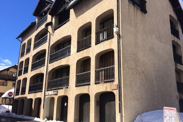 Gerenoveerd studio-appartement op 50m van de piste in Montgenèvre - thumbnail 1