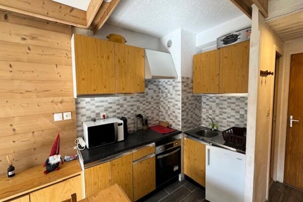 Gerenoveerd studio-appartement op 50m van de piste in Montgenèvre - thumbnail 3