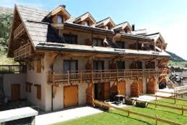 Luxe appartement in Montgenèvre voor 6 personen vlakbij de pistes - thumbnail 1