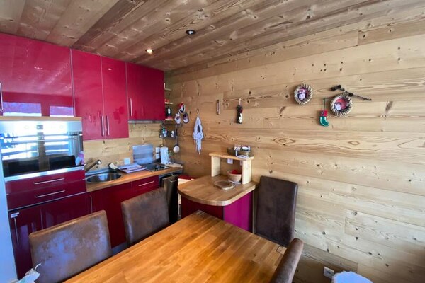 Sfeervol ski-appartement op 100 meter van de piste in Montgenèvre - thumbnail 5