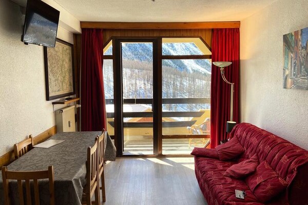 Knus appartement op 200m van de piste met zuidbalkon in Montgenèvre - thumbnail 5