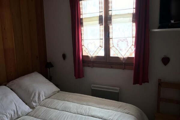 Appartement op 30m van de piste met zuidterras en adembenemend uitzicht - thumbnail 5