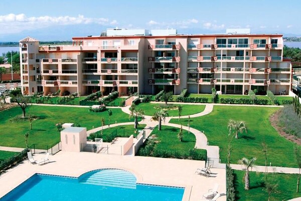 Appartement aan zandstrand Canet met zwembad, sauna & hond toegestaan - thumbnail 1