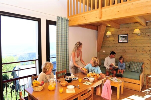 Ruim 8-persoons appartement met bergzicht in Font-Romeu, vlakbij de pistes - thumbnail 1