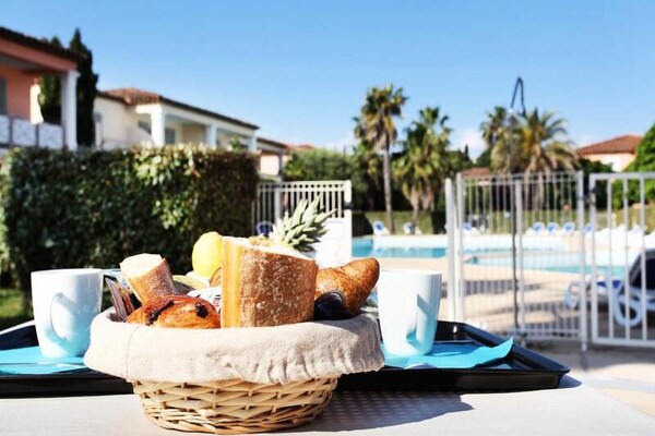Ruim appartement voor 8 personen nabij de stranden van Port Grimaud - thumbnail 2