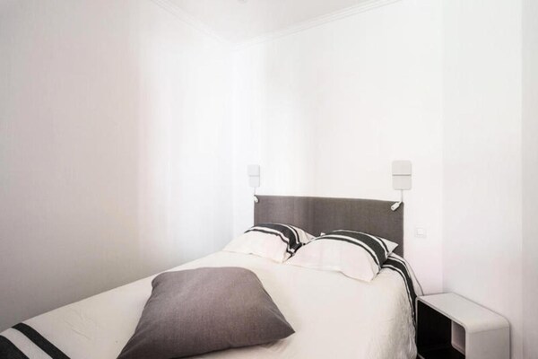Modern appartement met panoramisch uitzicht op de Golf van Saint-Tropez - thumbnail 6