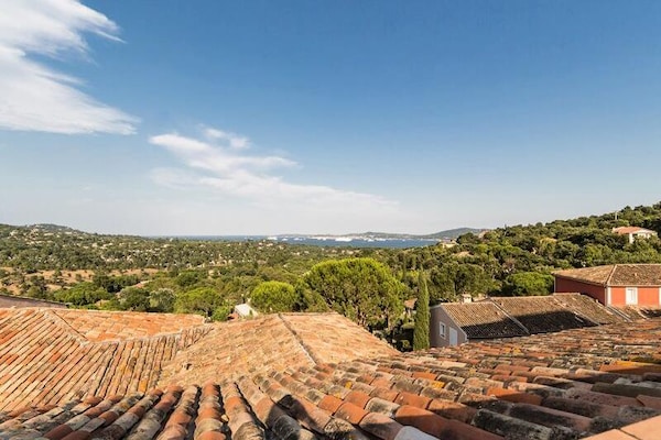 Zeezicht appartement nabij St-Tropez met zwembad en tuin - thumbnail 6