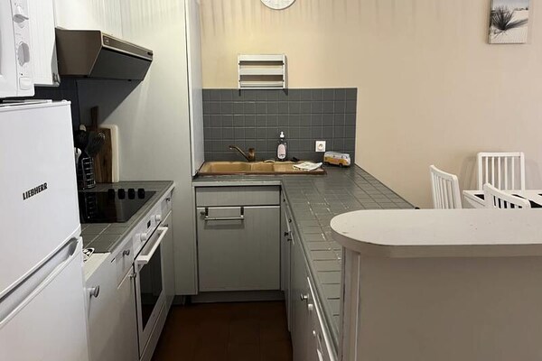 Licht appartement voor 6 personen met parkeerplaats, vlakbij centrum en strand - thumbnail 5