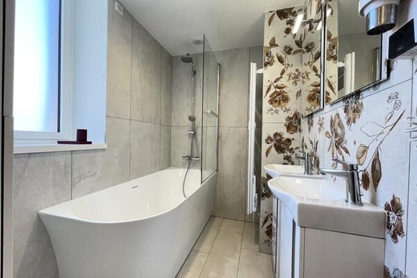Elegant T4-appartement met zeezicht en spa in Pornichet - thumbnail 6