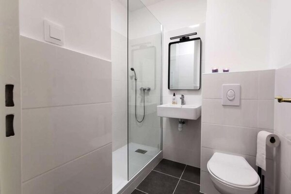 Gezellig appartement met privétuin op 5 minuten van strand Saint Asile - thumbnail 5