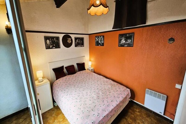 Licht appartement op de 4e etage met zeezicht en balkon in Saint-Mandrier - thumbnail 4