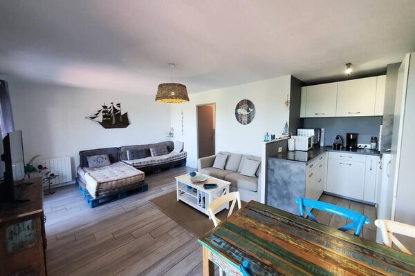 Licht appartement met zwembad en zeezicht bij het strand van Saint-Mandrier - thumbnail 4