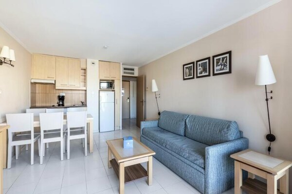 Appartement met zeezicht op 50m van het strand in Fréjus - thumbnail 2