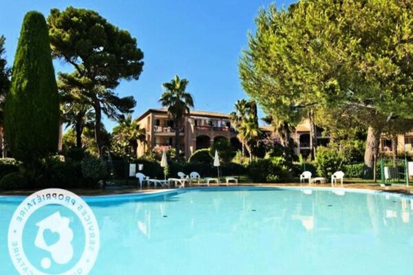 Knus appartement in bosrijk park, vlakbij strand Giens - thumbnail 3