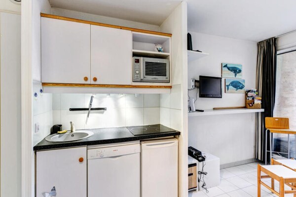 Knus appartement in bosrijk park, vlakbij strand Giens - thumbnail 5