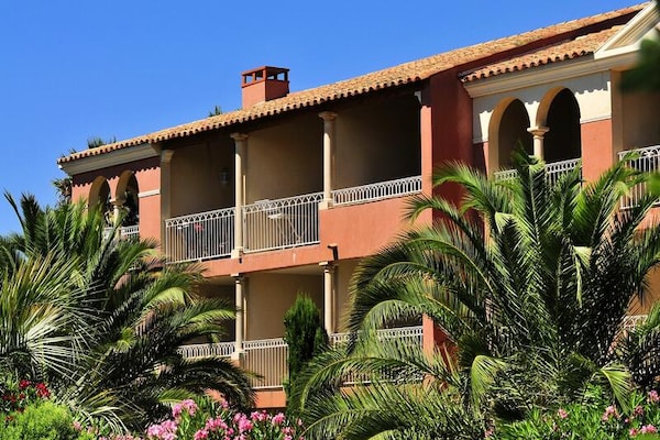 Knus appartement met zwembad op 350m van het strand in Hyères - thumbnail 4